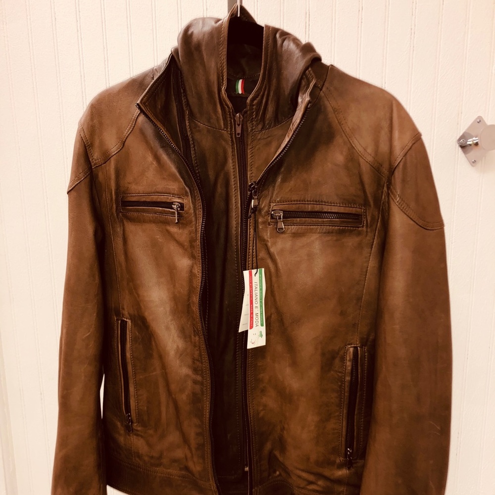 Men’s Italian leather jacket. M. NWT.